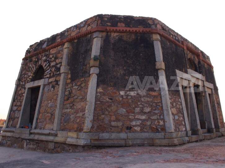 Battered Sloping walls of the existing room at Hazar Sathun invariably a Tughlaqi feature