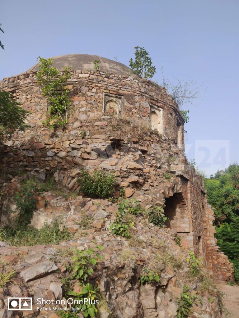 To emphasize the neglected ruins of Bijay Mandal