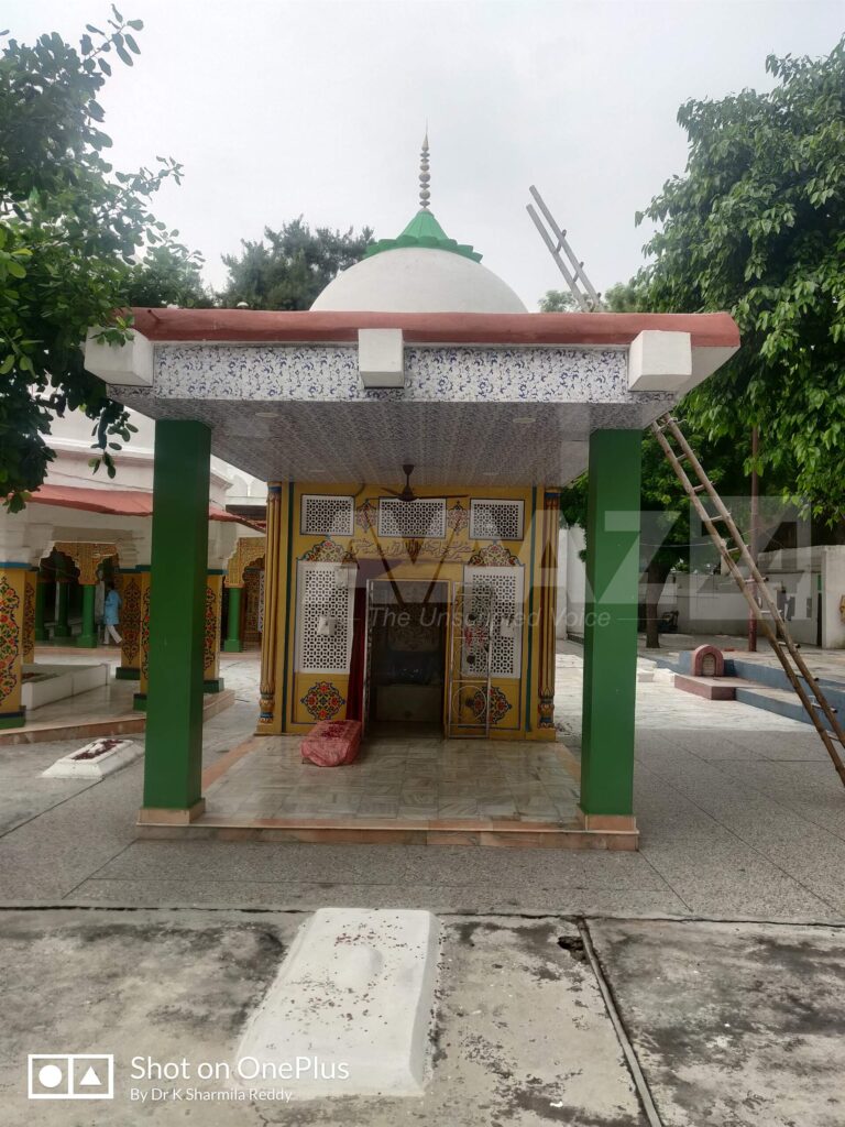 A pillared pavilion having a grave of one of Chirag Delhi’s follower