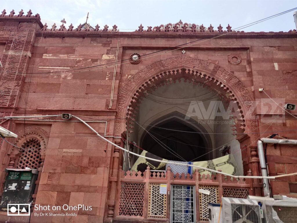 Red Sandstone- Jamat Khana Mosque