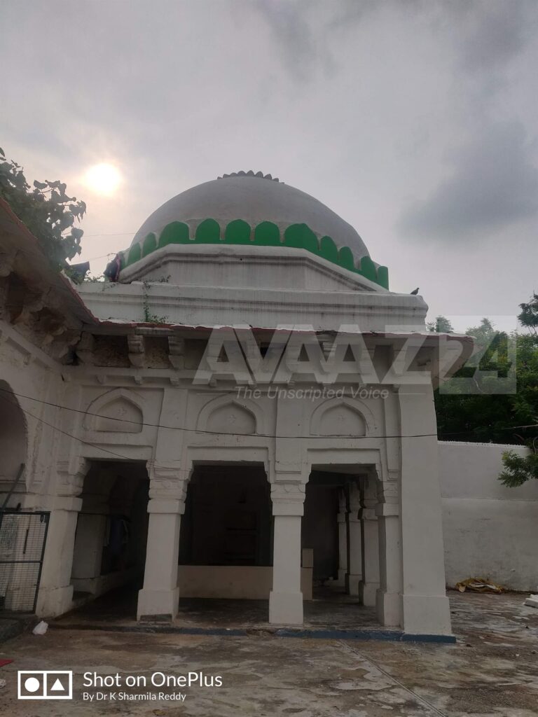 A pillared pavilion at Chirag Delhi Dargah