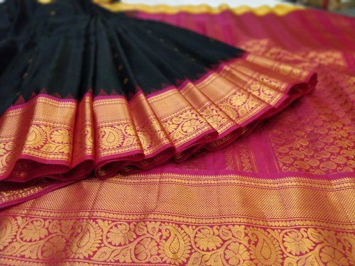 Gadwal Saree: Every fabric tells a story.