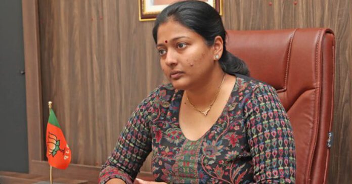 gayathri raguramm resigned