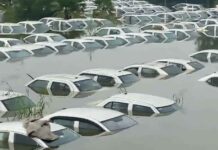 cars-submerged-in-noida